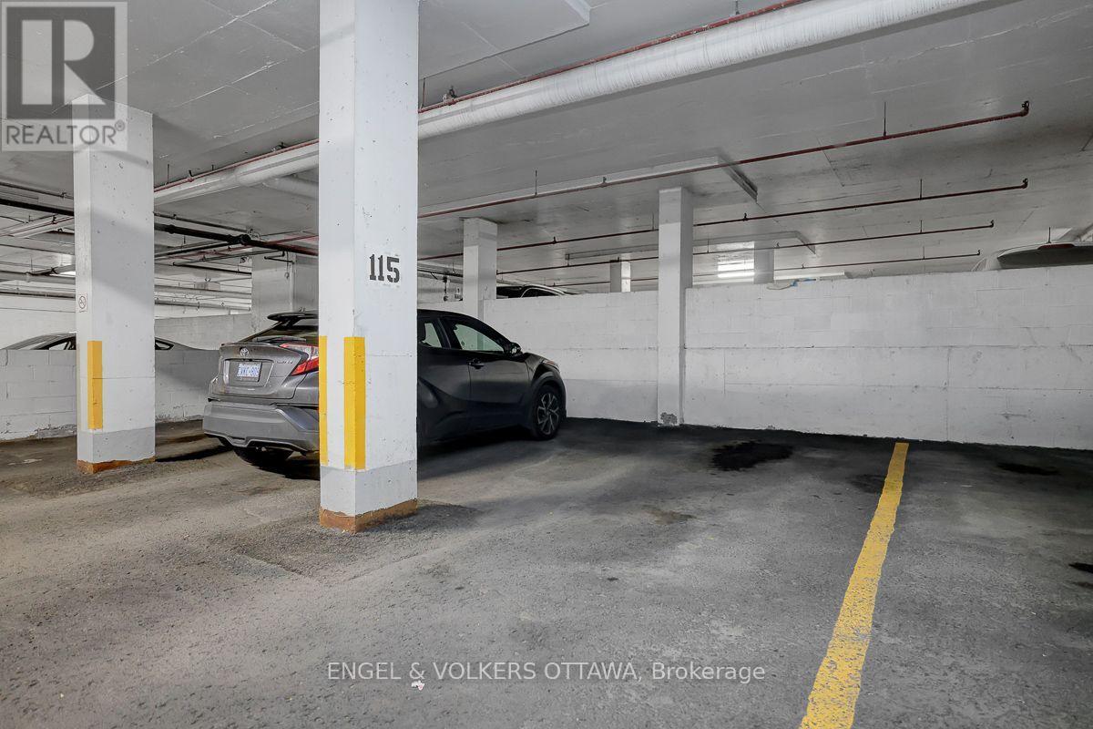 #2111 665 BATHGATE DRIVE - 32
