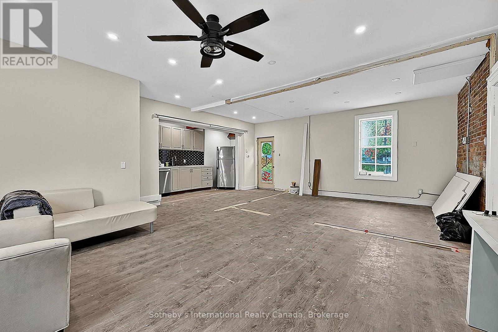 106-637 Hurontario Street, Collingwood photo 5