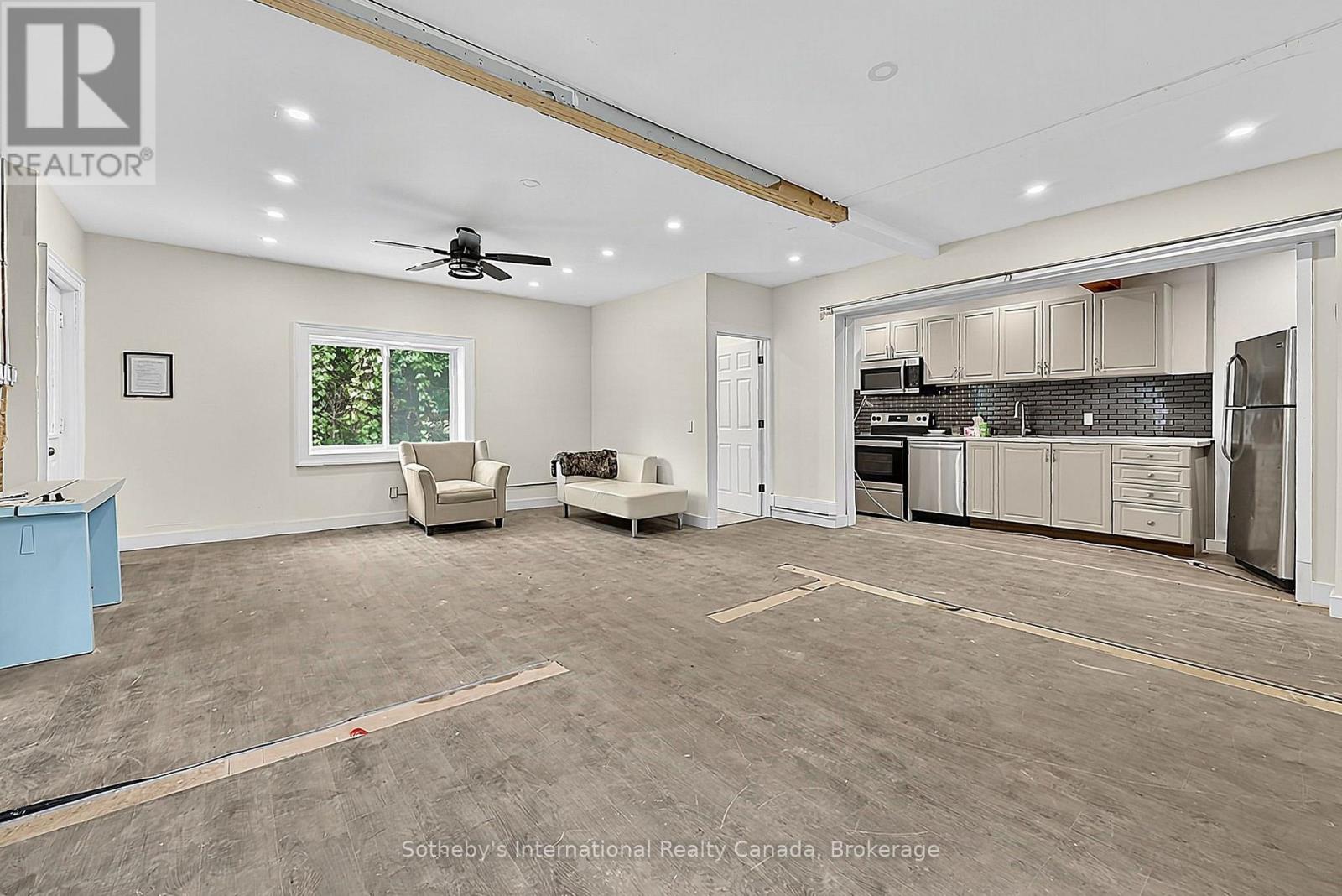 106-637 Hurontario Street, Collingwood photo 6