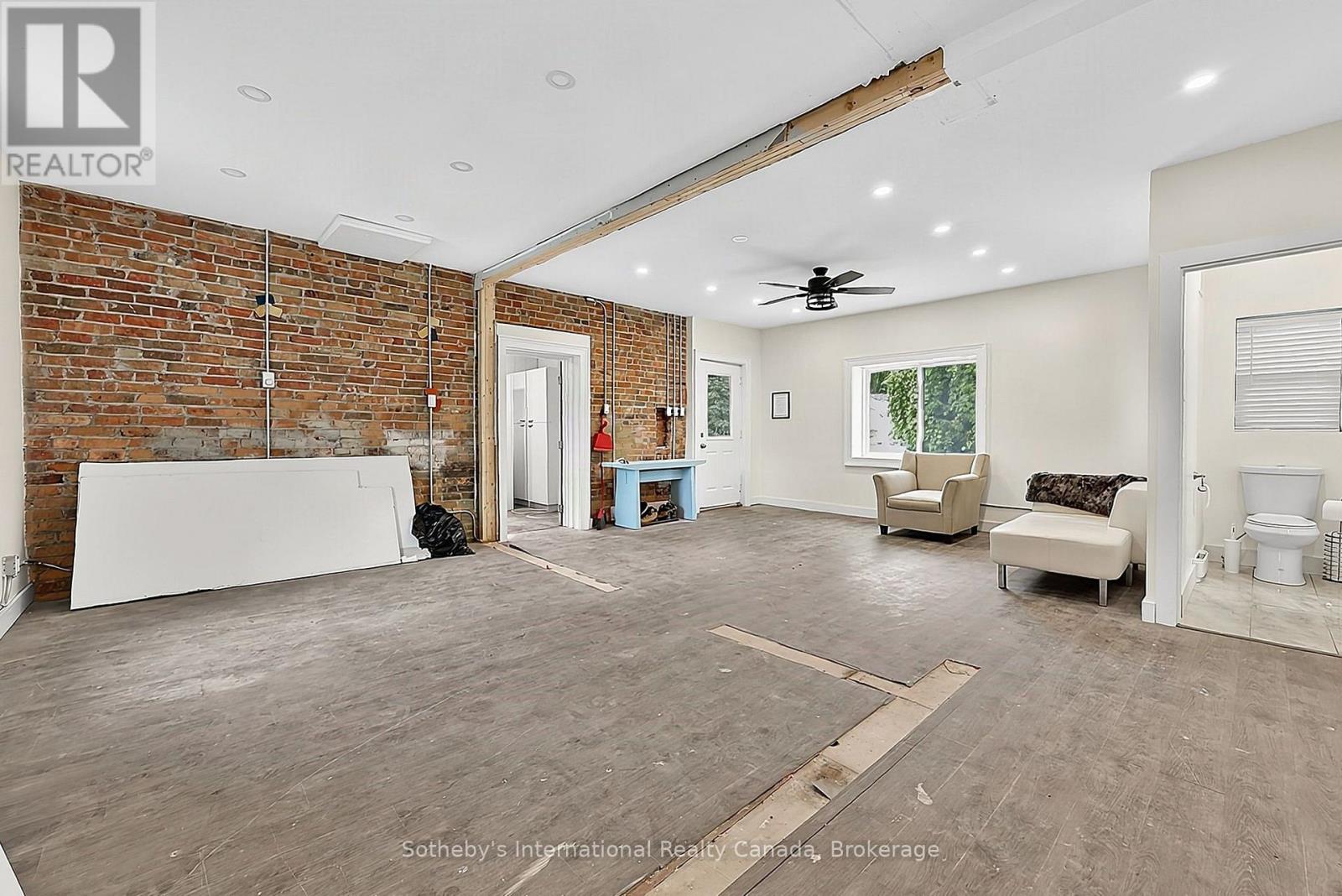 106-637 Hurontario Street, Collingwood photo 7