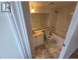 302 - 228 Queens Quay W, Toronto, ON M5J2X1 Photo 14