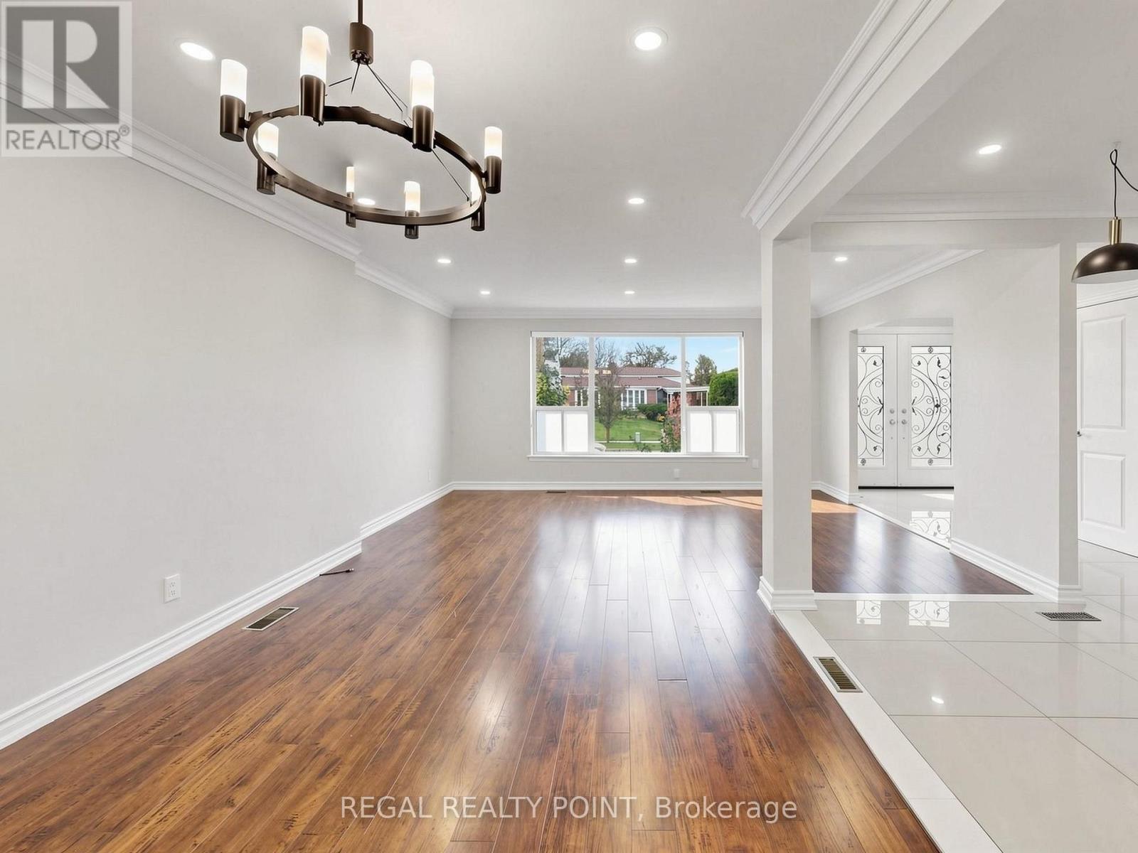 71 CLYDESDALE DRIVE, Toronto (Pleasant View) — photo 2