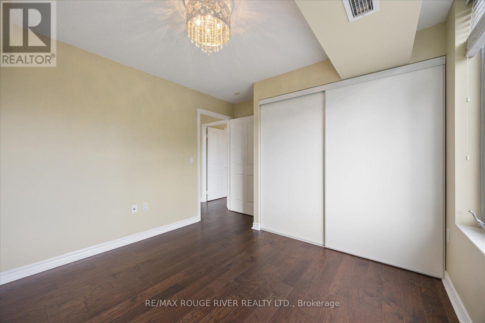 #405 452 SCARBOROUGH GOLF CLUB ROAD - 18