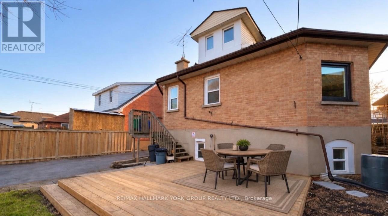 Upper- 137 Rosehill Boulevard, Oshawa, ON photo 14