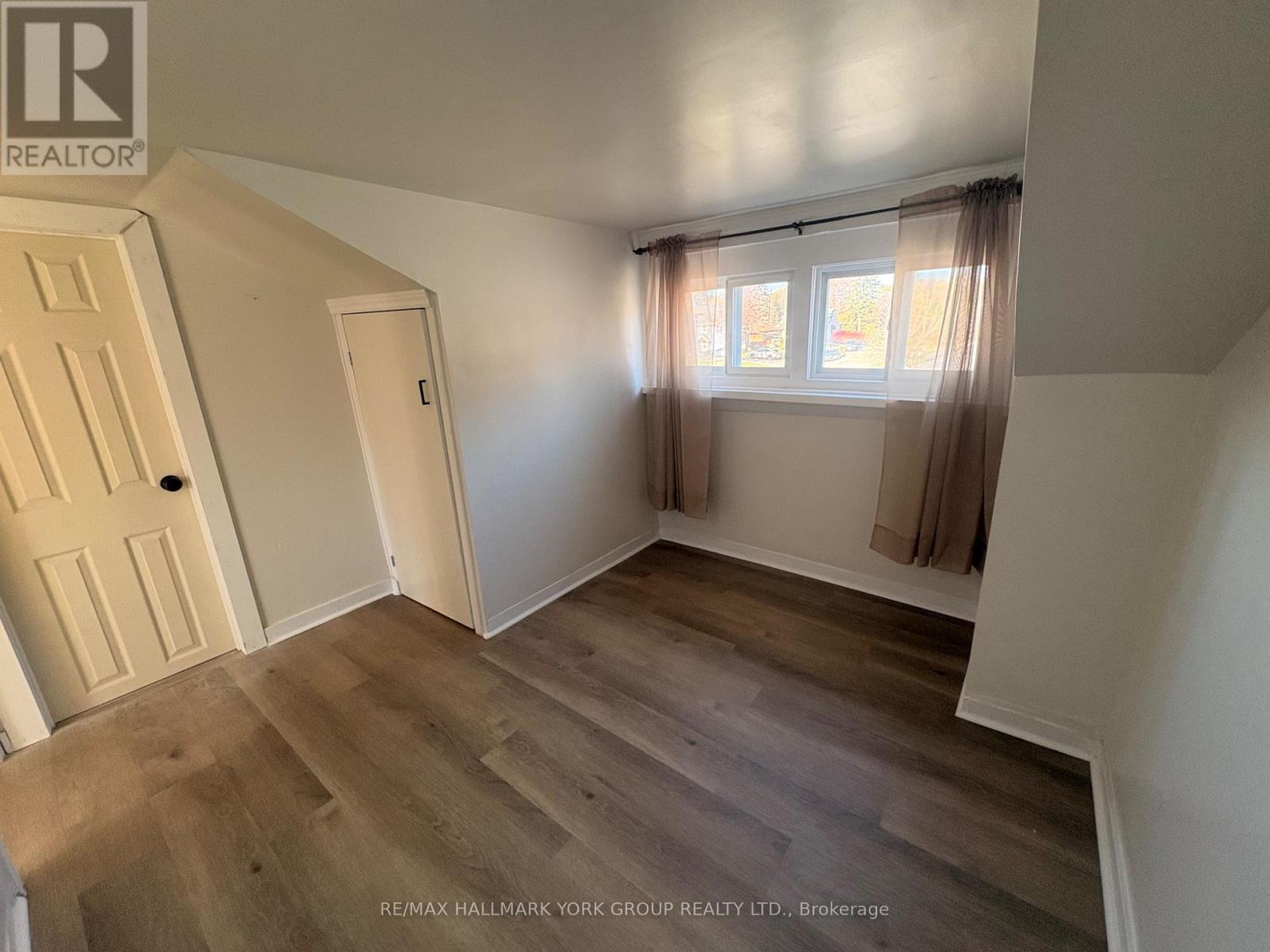 Upper- 137 Rosehill Boulevard, Oshawa, ON photo 8