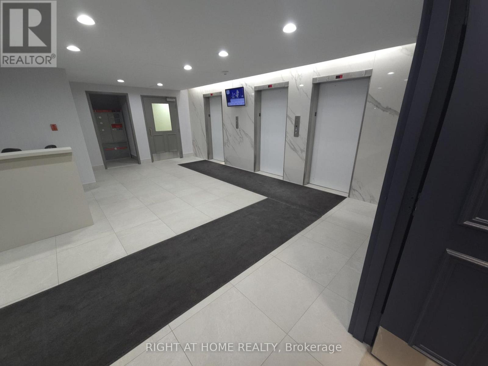 1206- 2550 Pharmacy Avenue, Toronto, ON photo 3