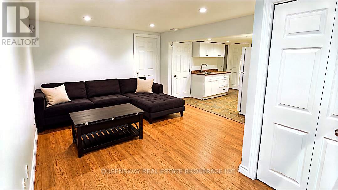 Basement-34 Tower Crescent, Barrie photo 6