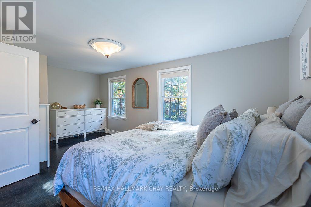 63 Napier Street, Barrie, ON photo 14