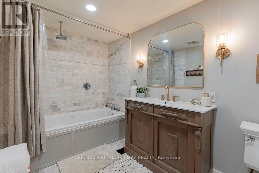 63 Napier Street, Barrie, ON photo 16