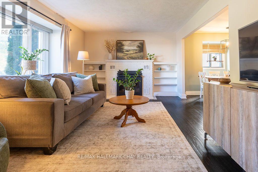 63 Napier Street, Barrie, ON photo 7