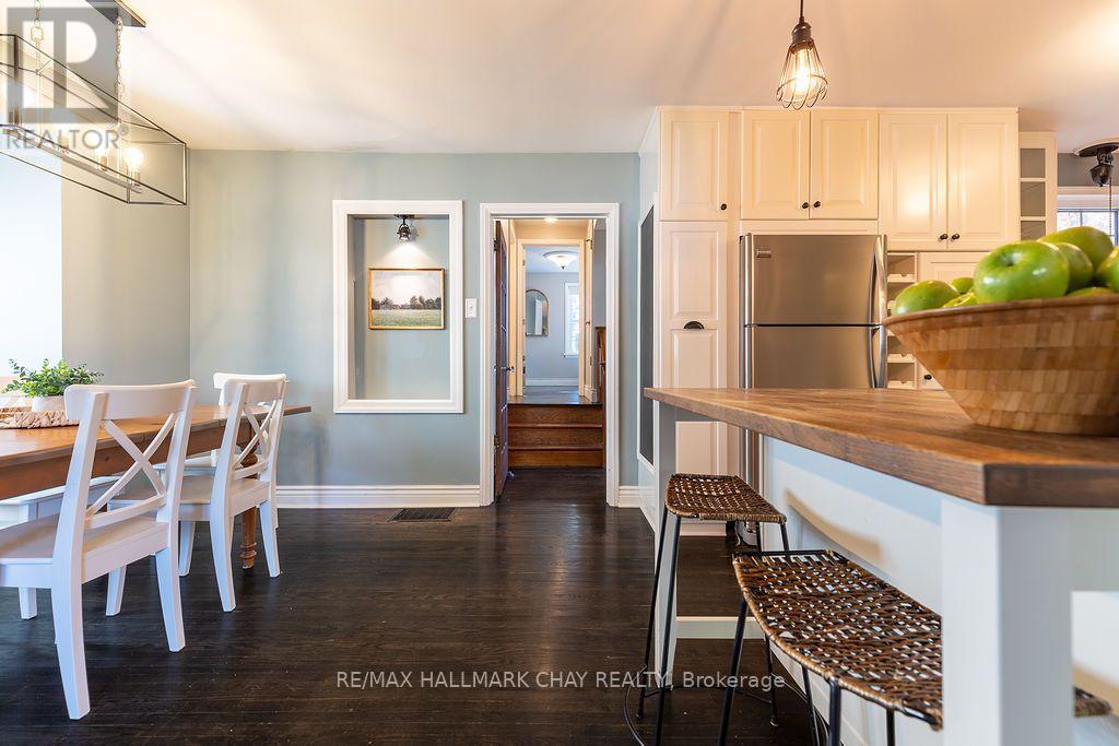 63 Napier Street, Barrie, ON photo 9