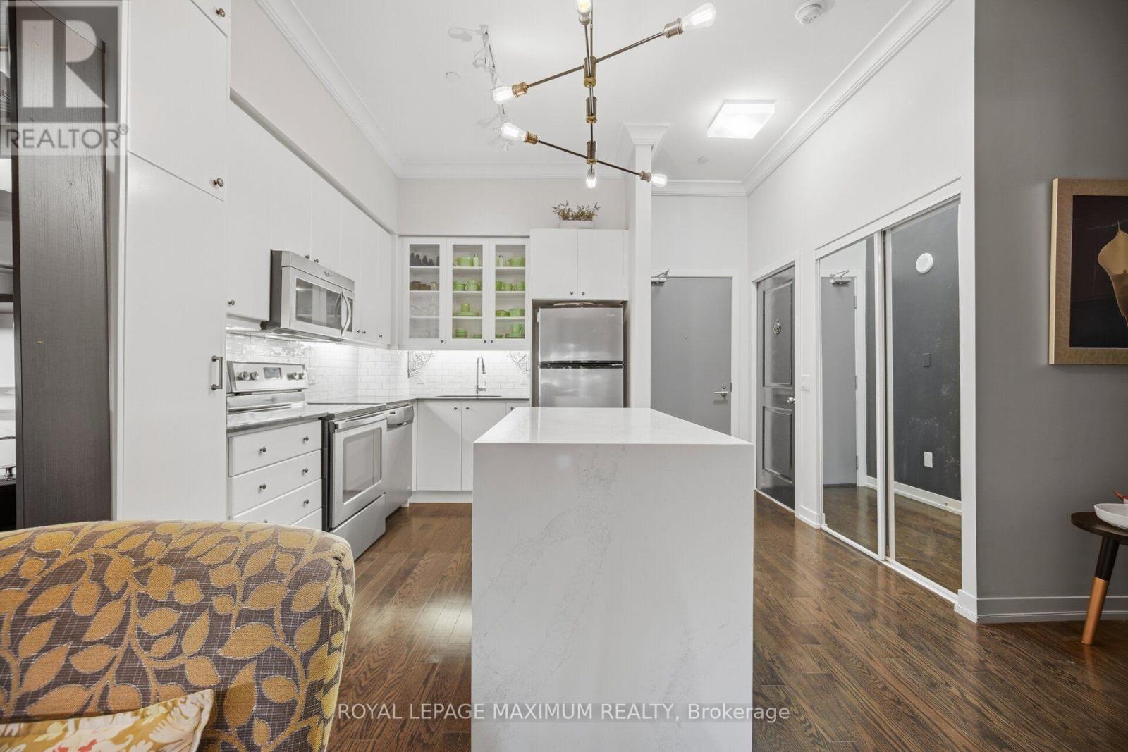 104- 8 Fieldway Road, Toronto, ON photo 8