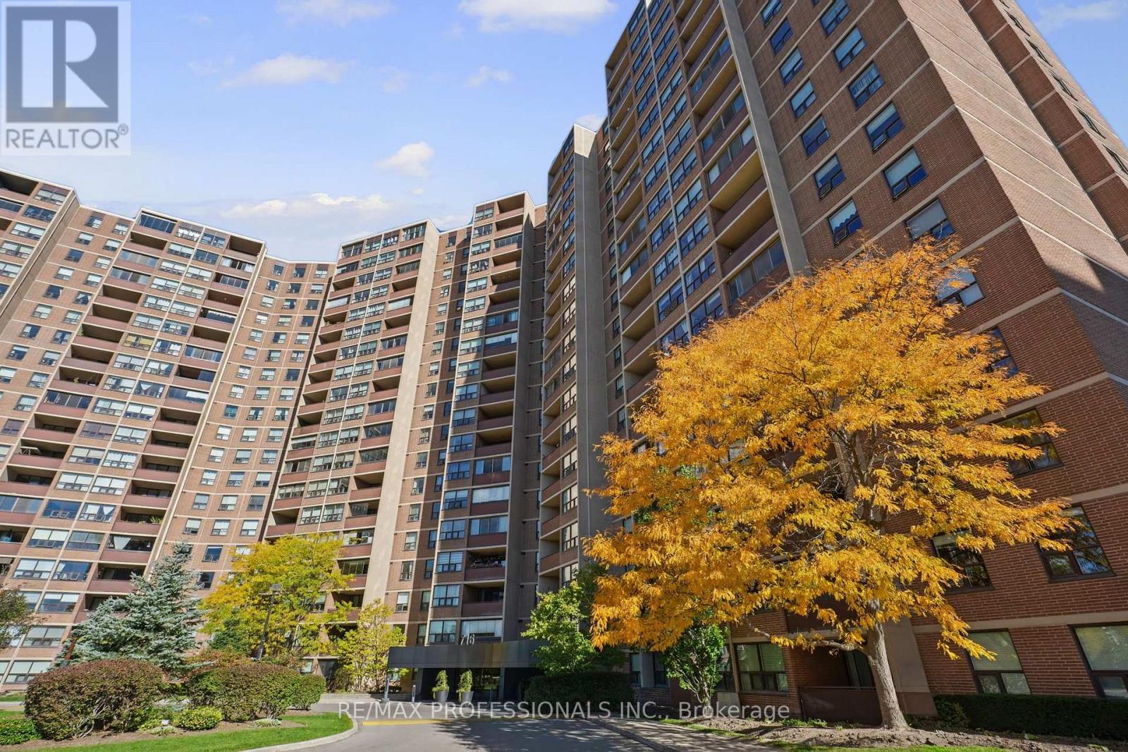 605- 716 The West Mall Road, Toronto, ON