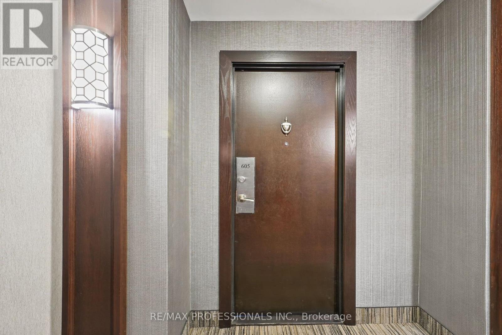 605- 716 The West Mall Road, Toronto, ON photo 5