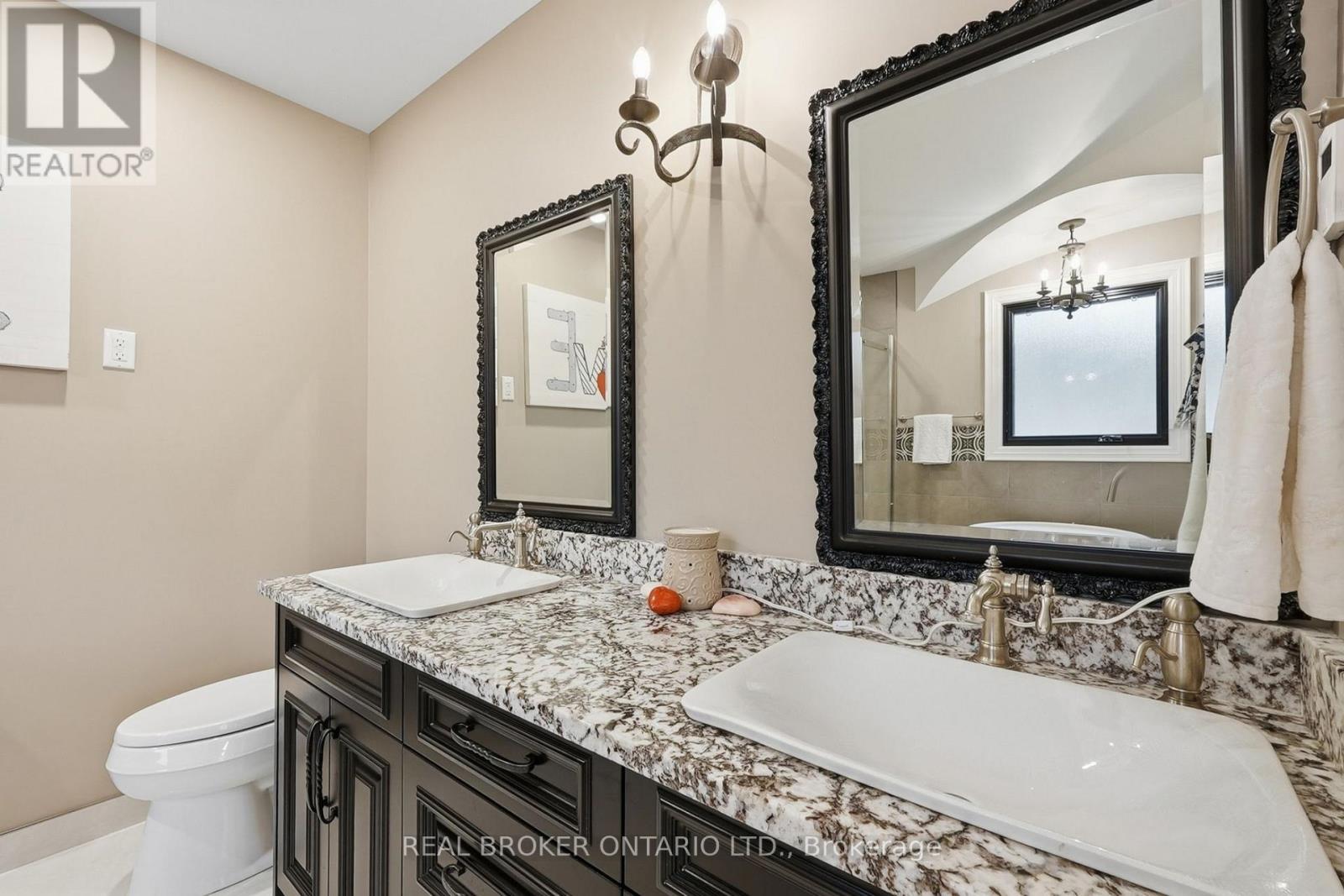 916 Foxbrook Court, Kitchener, ON photo 23