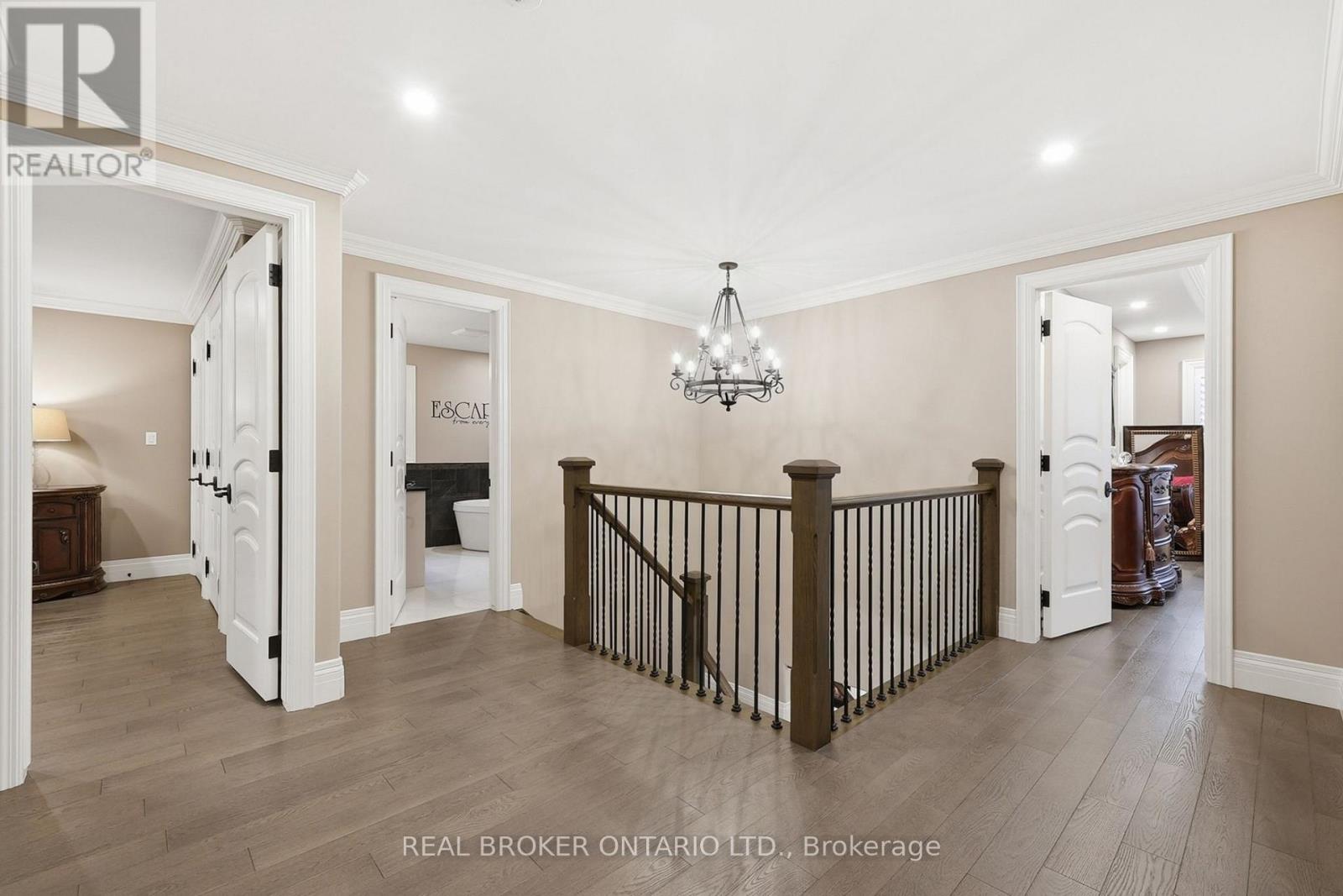 916 Foxbrook Court, Kitchener, ON photo 25