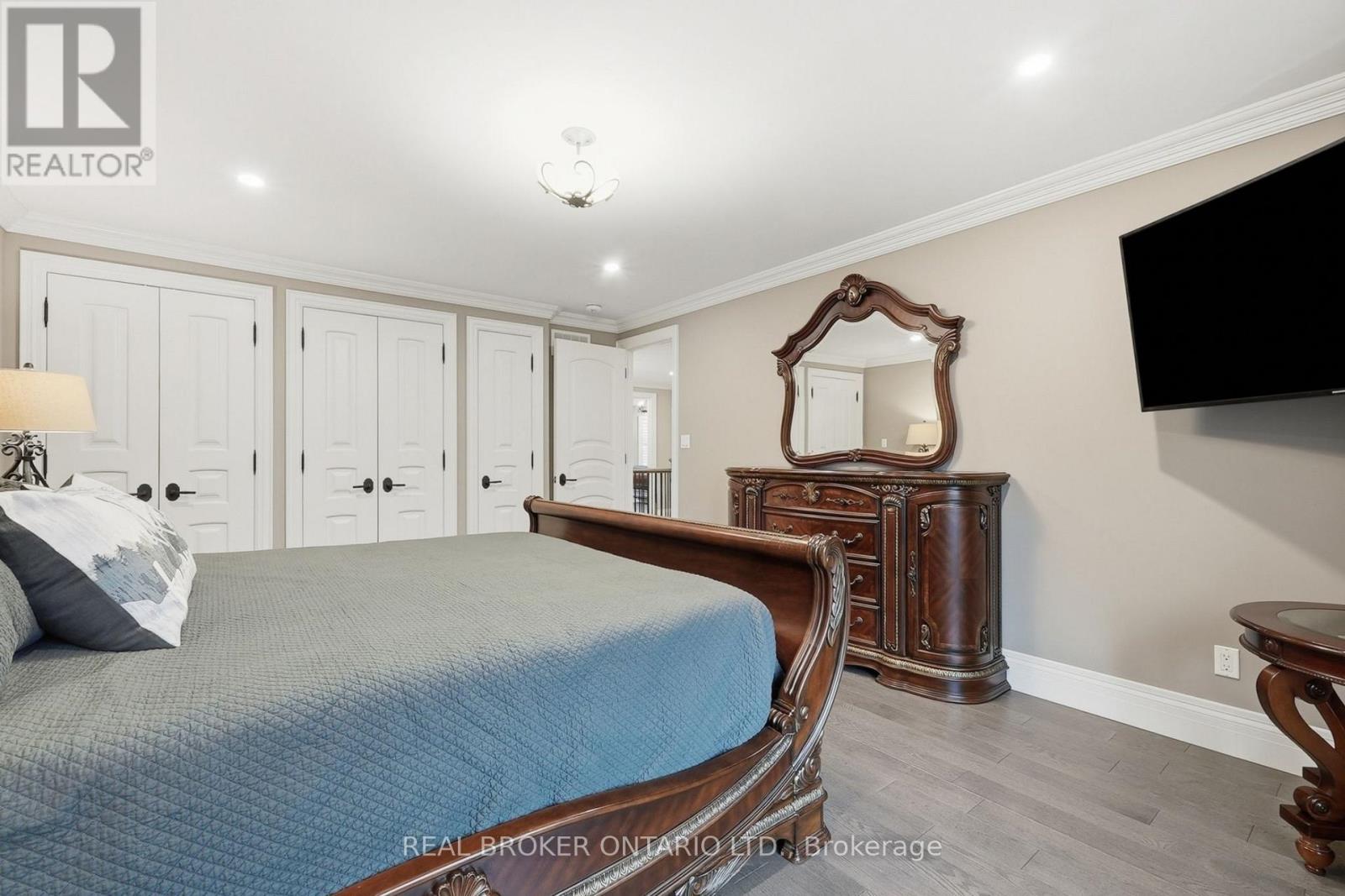916 Foxbrook Court, Kitchener, ON photo 31