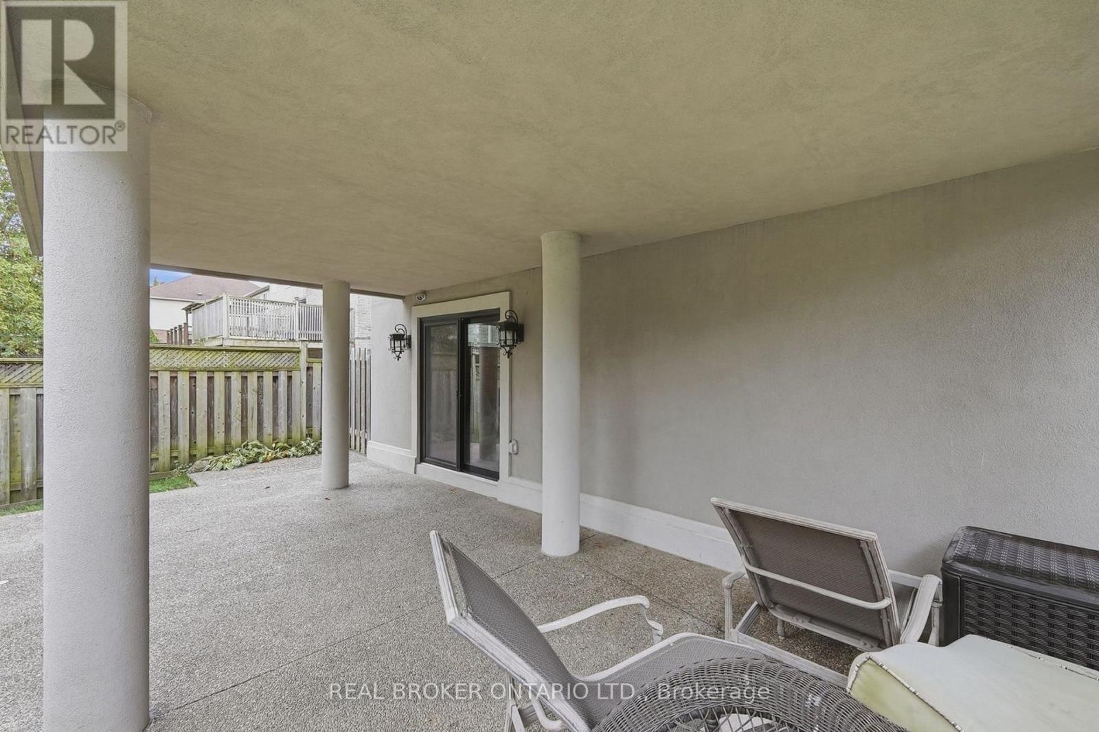 916 Foxbrook Court, Kitchener, ON photo 39