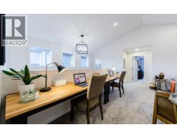 Dining room - 1010 Bayview Crescent Sw, Airdrie, AB T4B5N9 Photo 8