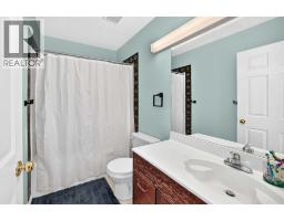 222 Royal Crest Place Nw, Calgary, AB T3G4M9 Photo 32