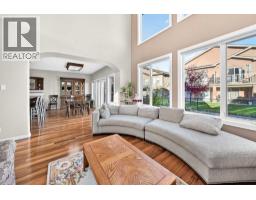 Den - 222 Royal Crest Place Nw, Calgary, AB T3G4M9 Photo 8