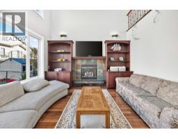 2pc Bathroom - 222 Royal Crest Place Nw, Calgary, AB T3G4M9 Photo 6