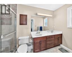 222 Royal Crest Place Nw, Calgary, AB T3G4M9 Photo 25
