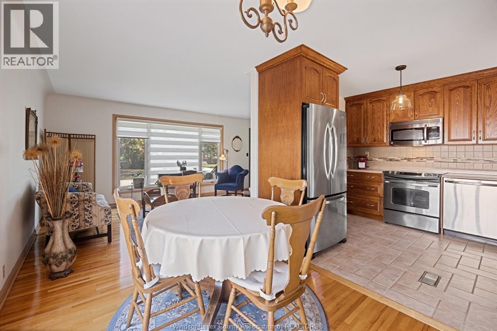 3511 CHARLEVOIX, Windsor — photo 9