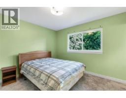 610 Vanalman Ave, Saanich, BC V8Z6A6 Photo 17
