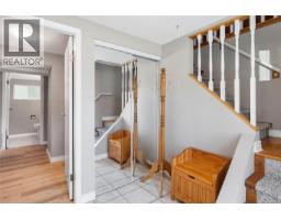 610 Vanalman Ave, Saanich, BC V8Z6A6 Photo 25