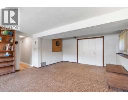 610 Vanalman Ave, Saanich, BC V8Z6A6 Photo 26