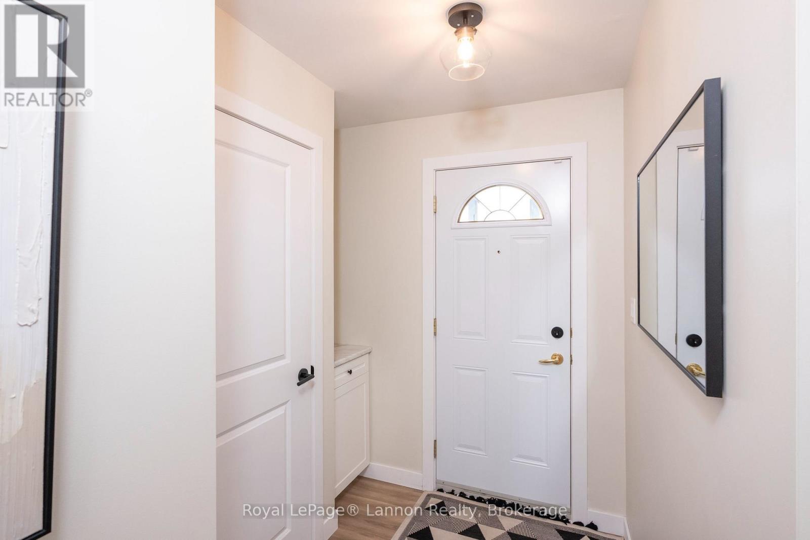 524 Wiltshire photo 2