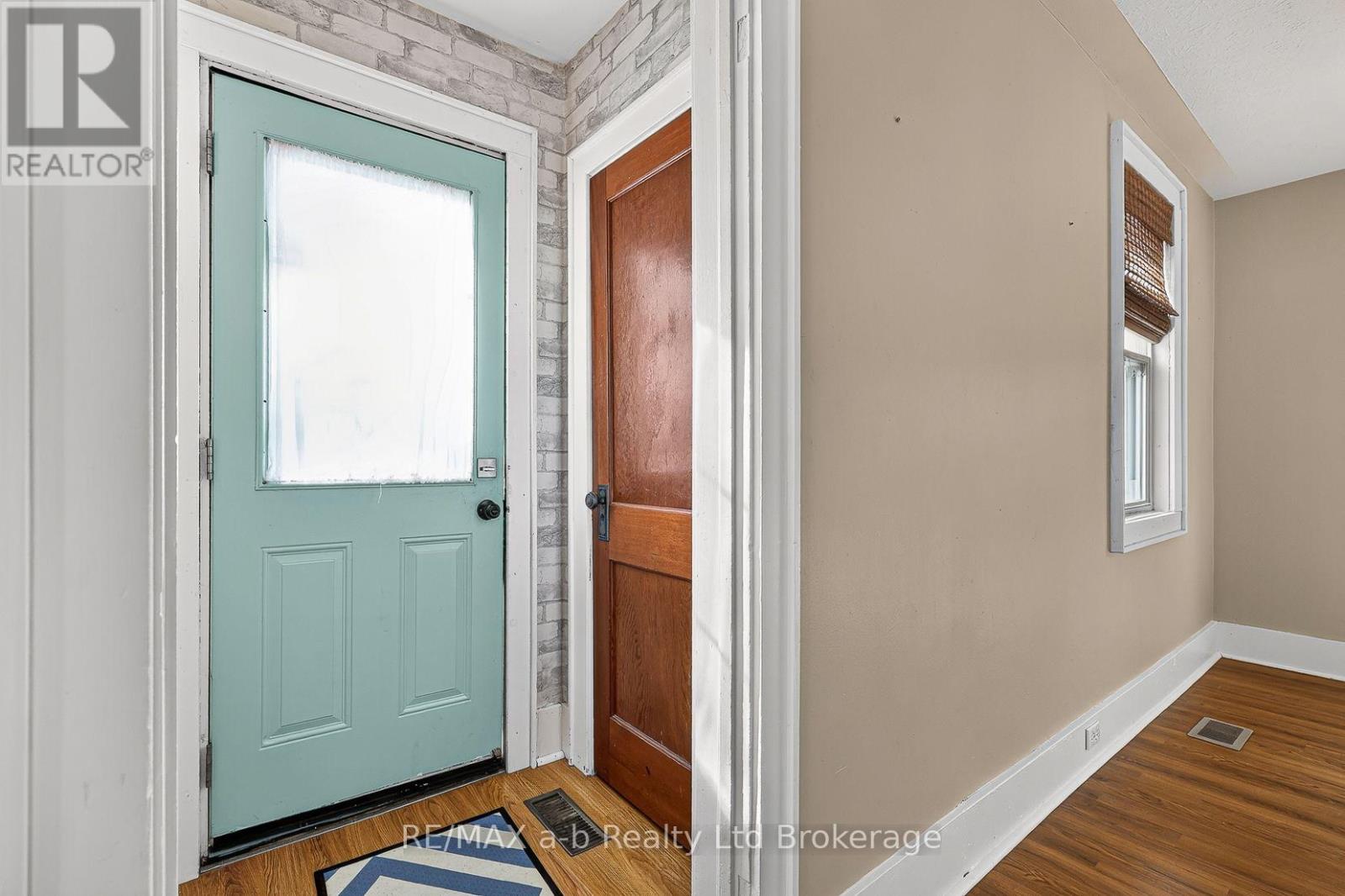 825 JAMES STREET - 14