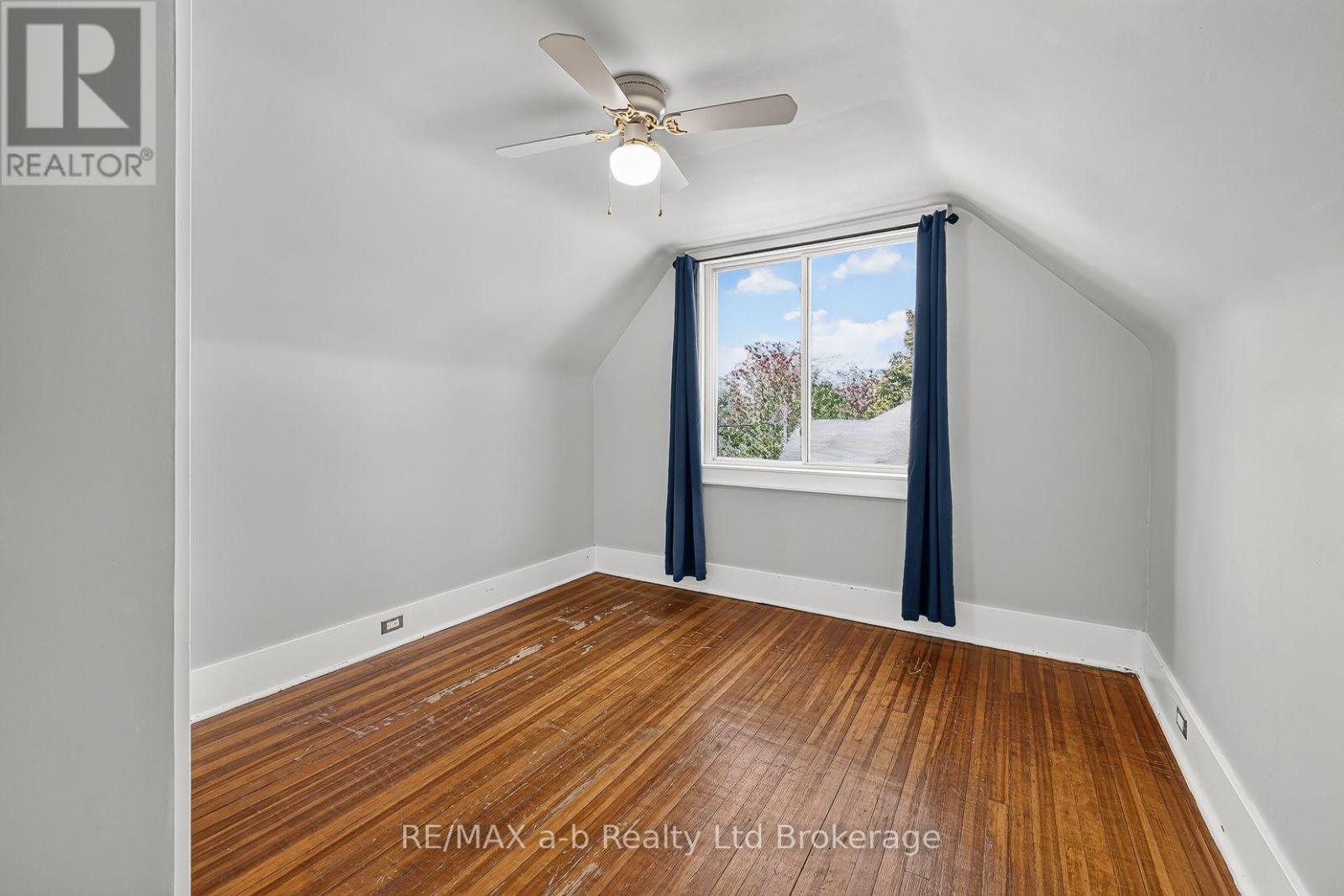 825 JAMES STREET - 16