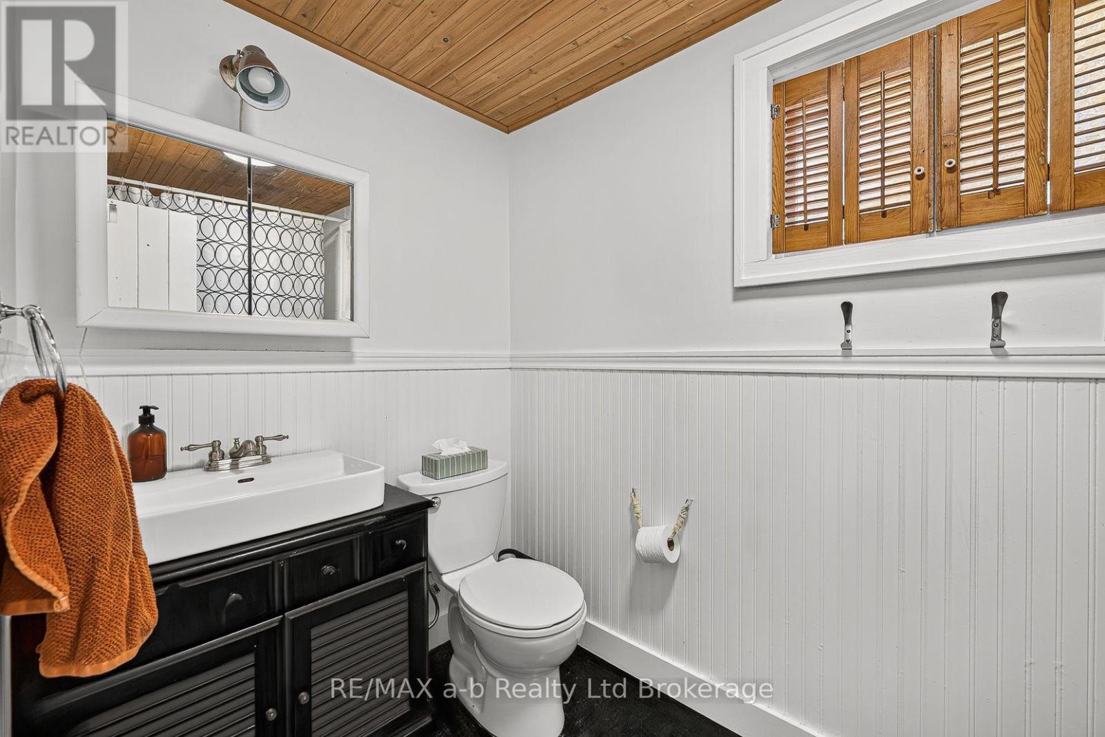825 JAMES STREET - 21