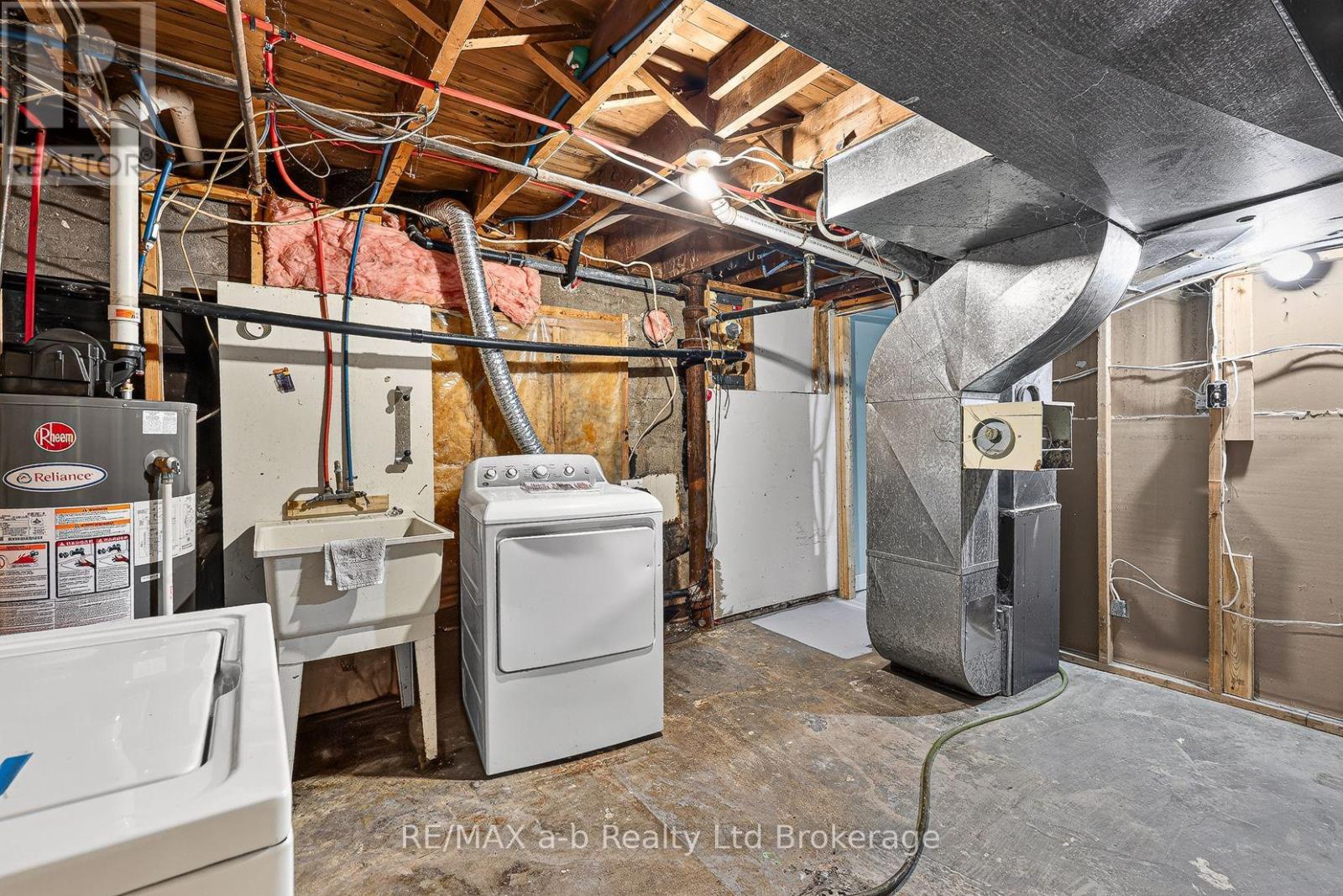 825 JAMES STREET - 28