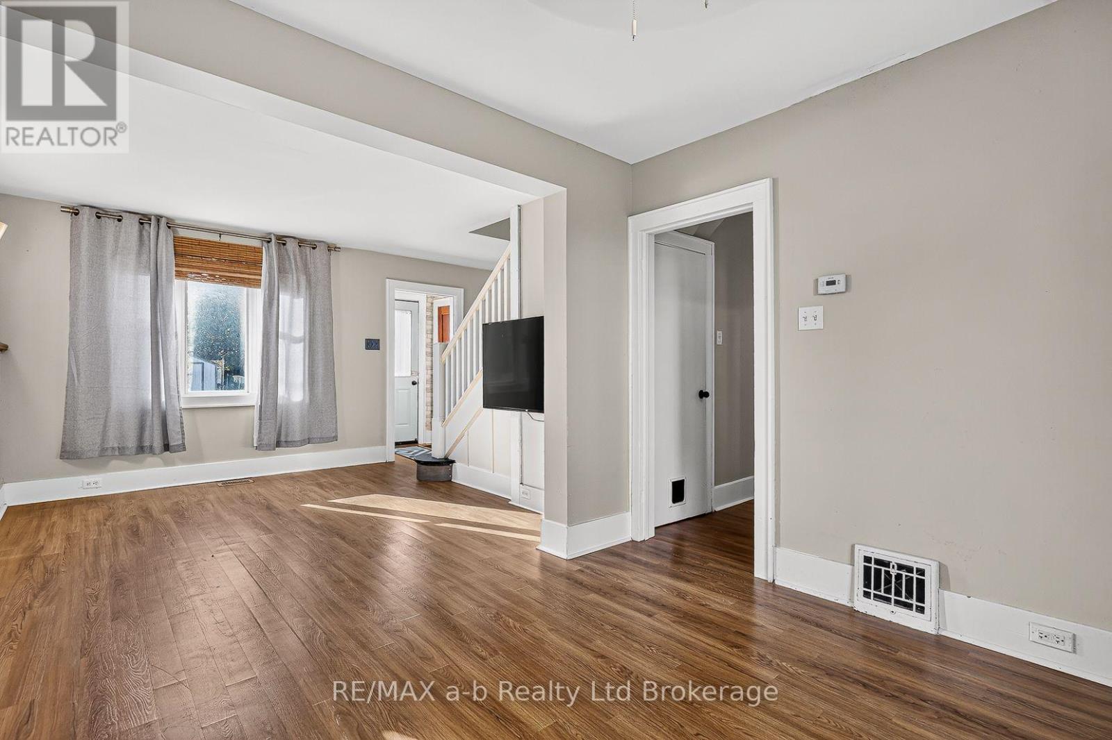 825 JAMES STREET - 5