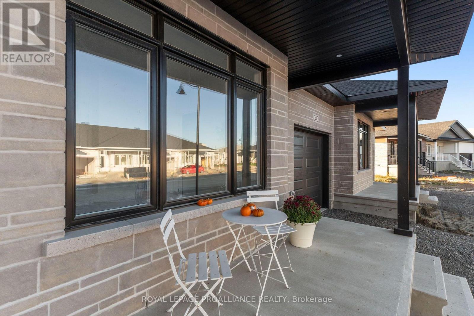 1042 Turner photo 4