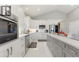 4pc Ensuite bath - 24 Winchester Crescent, Listowel, ON N4W0J8 Photo 10