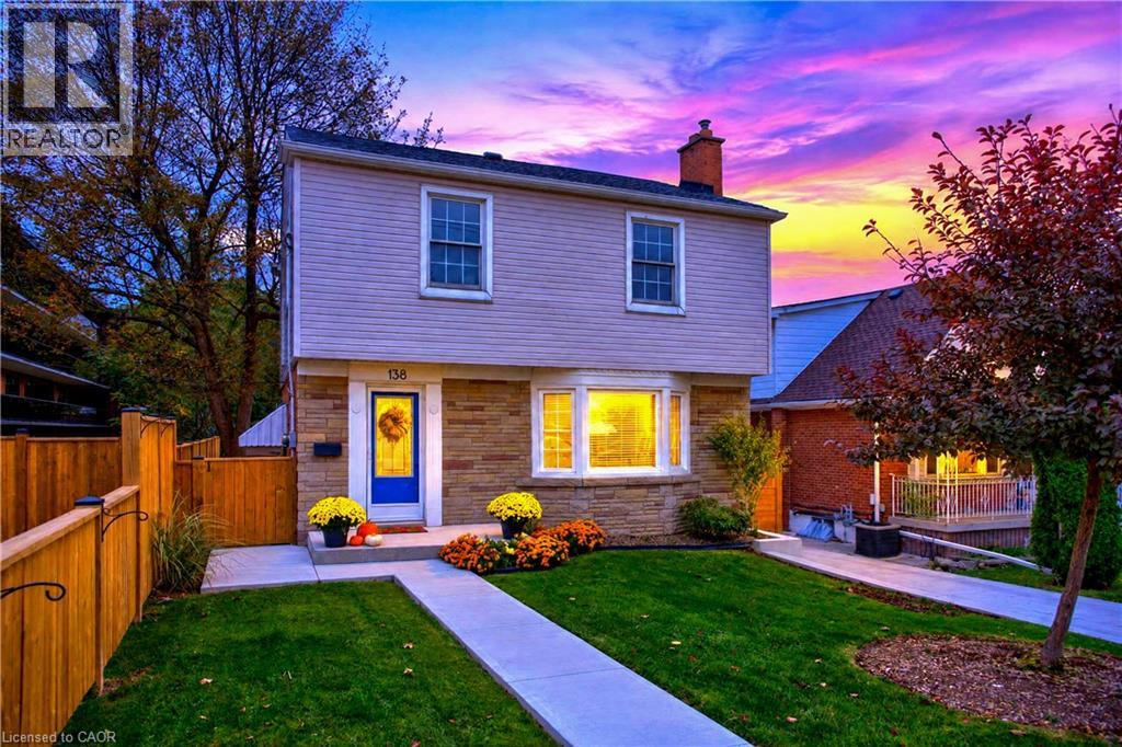 138 CAMERON Avenue S - 1