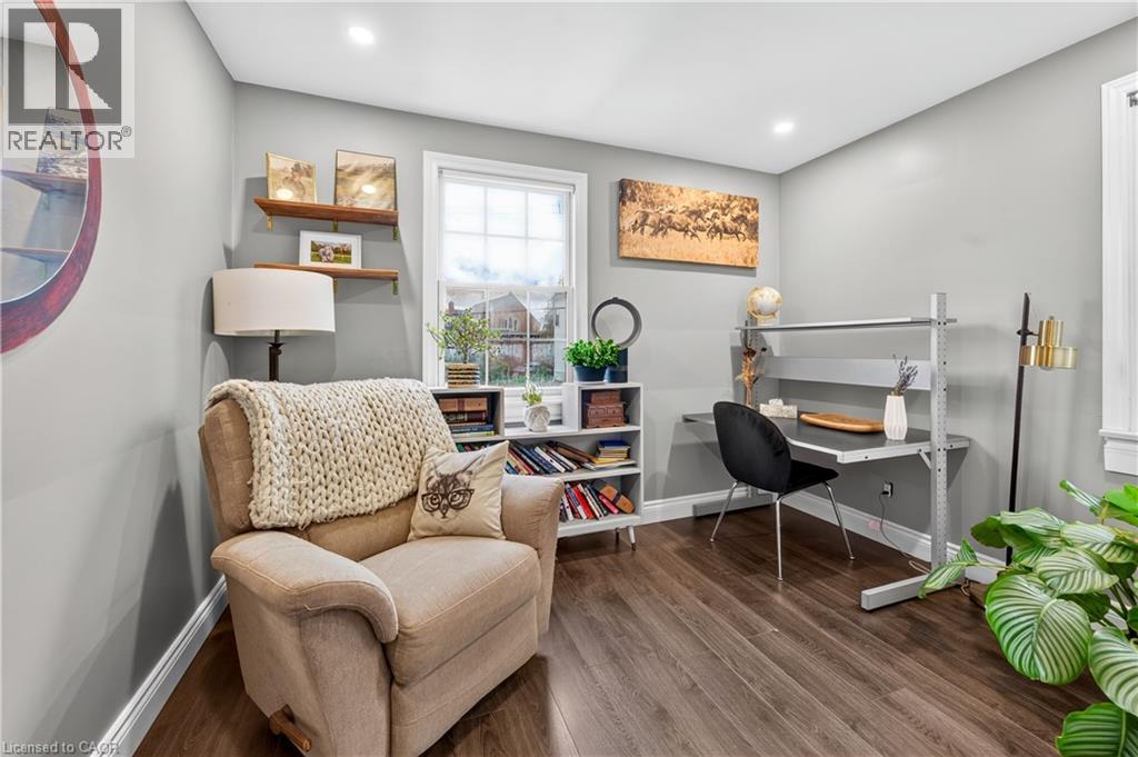 138 CAMERON Avenue S - 22