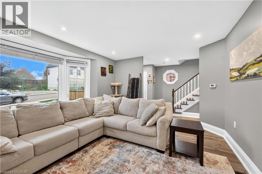 138 CAMERON Avenue S - 7