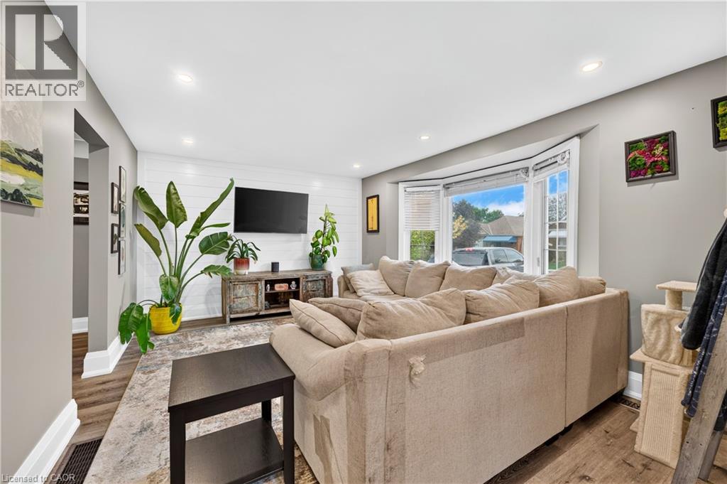 138 CAMERON Avenue S - 8
