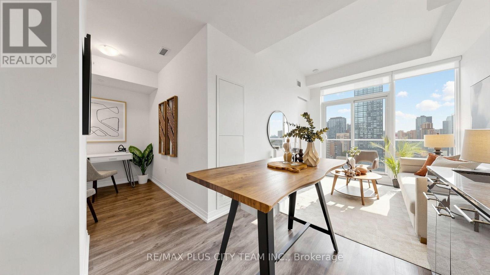 1903- 251 Jarvis Street, Toronto, ON photo 10