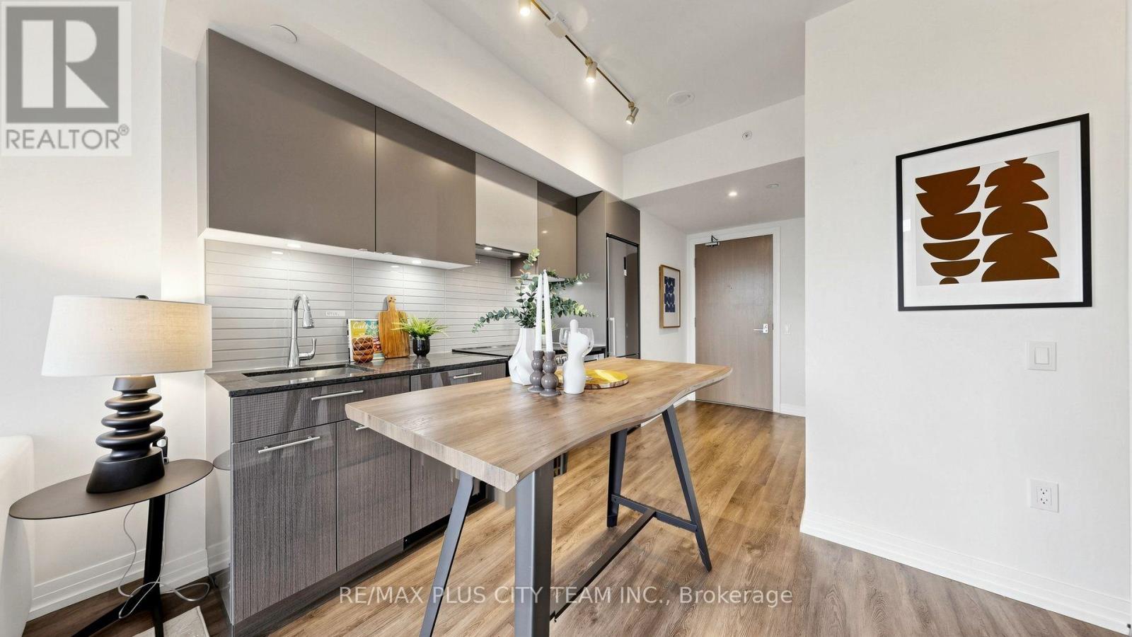 1903- 251 Jarvis Street, Toronto, ON photo 5