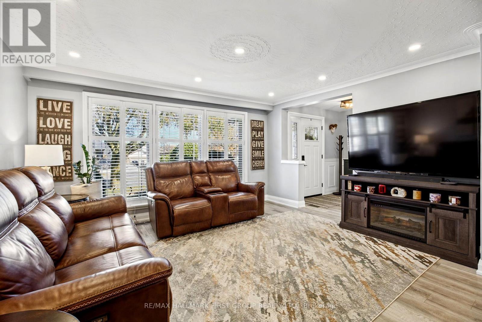 1224 Pharmacy Avenue, Toronto, ON photo 7