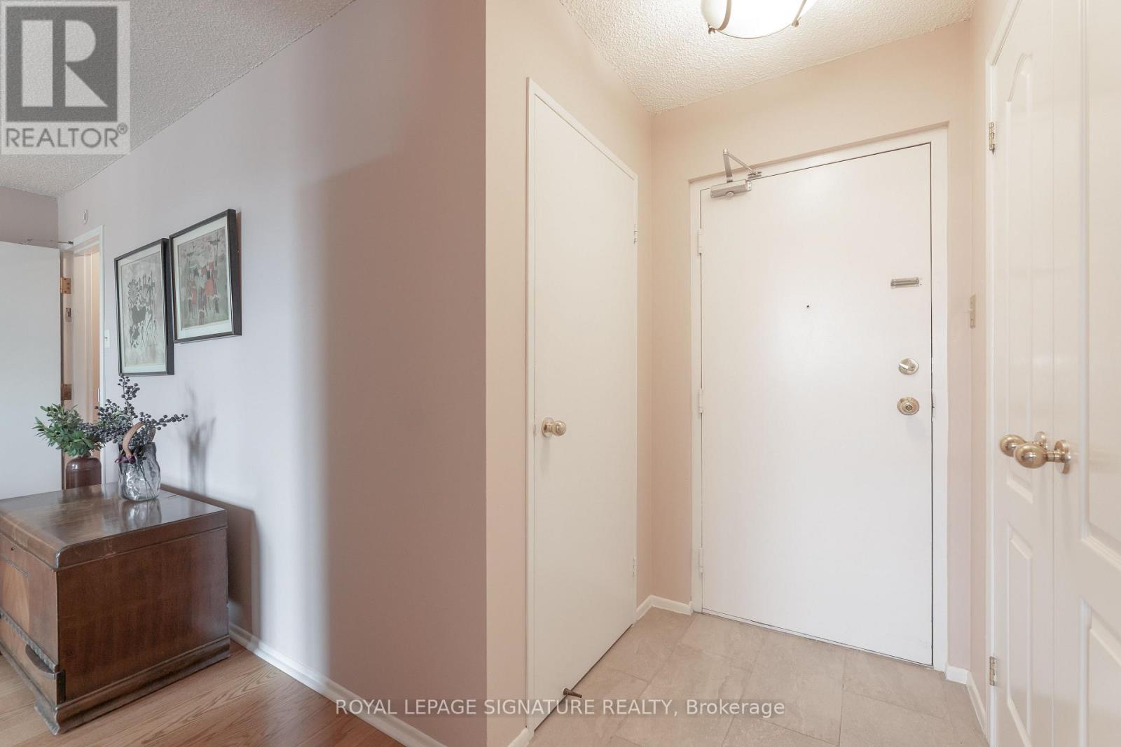 211- 1071 Woodbine Avenue, Toronto, ON photo 2