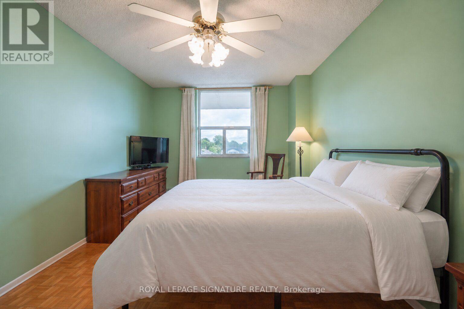 211- 1071 Woodbine Avenue, Toronto, ON photo 21