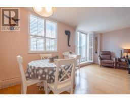 Bathroom - 211 - 1071 Woodbine Avenue, Toronto, ON M4C4C2 Photo 6
