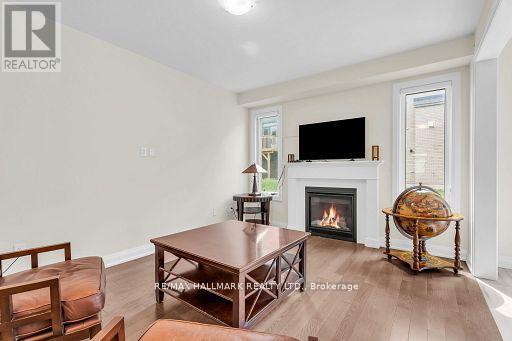 14 Eberly Woods Drive, Markham, ON photo 12